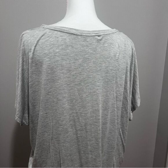 Express women's v neck short sleeved oversized gray t shirt size large - Picture 6 of 6